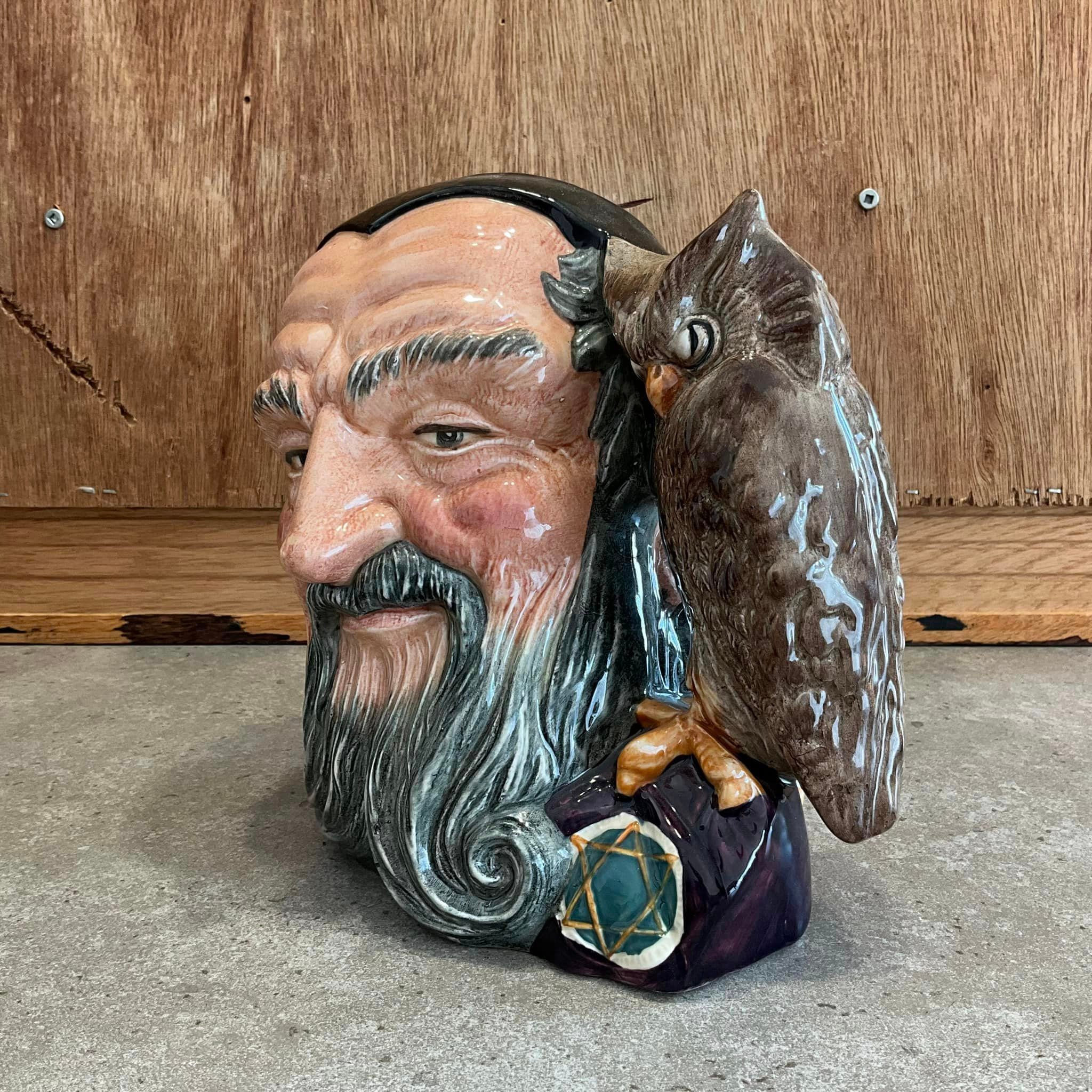 ロイヤルドルトン　OWL アウル　フィギュリン ヴィンテージ Vintage Large ROYAL DOULTON Merlin With Owl, Toby Mug Character