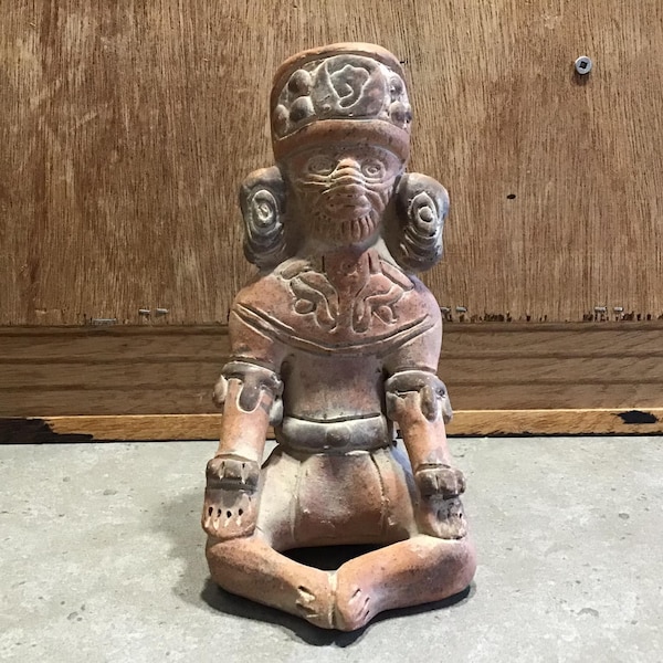 Figure précolombienne Statue d’argile aztèque maya Figurine inca Effigie ancienne