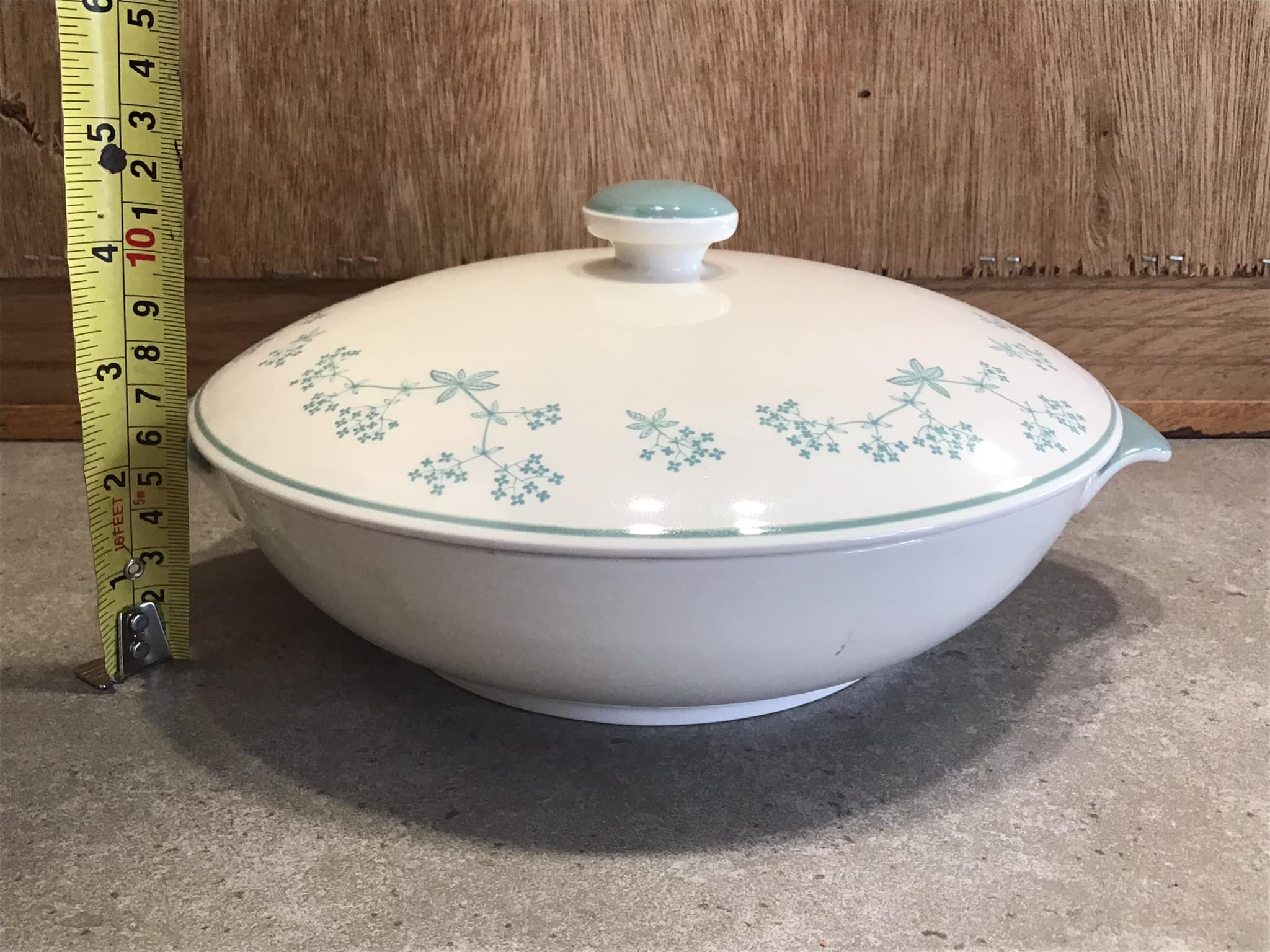 英国製 Royal Doulton 【covered vegetable】