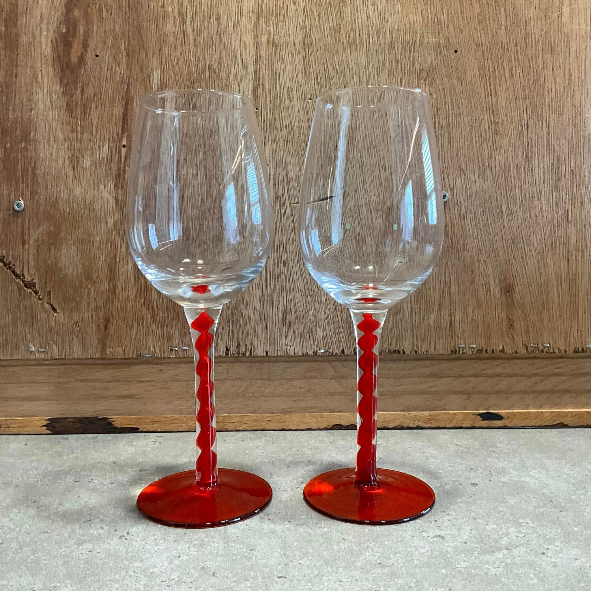 2 Twisted Red Teardrop Stem Wine Glasses / Goblets - Etsy Hong Kong
