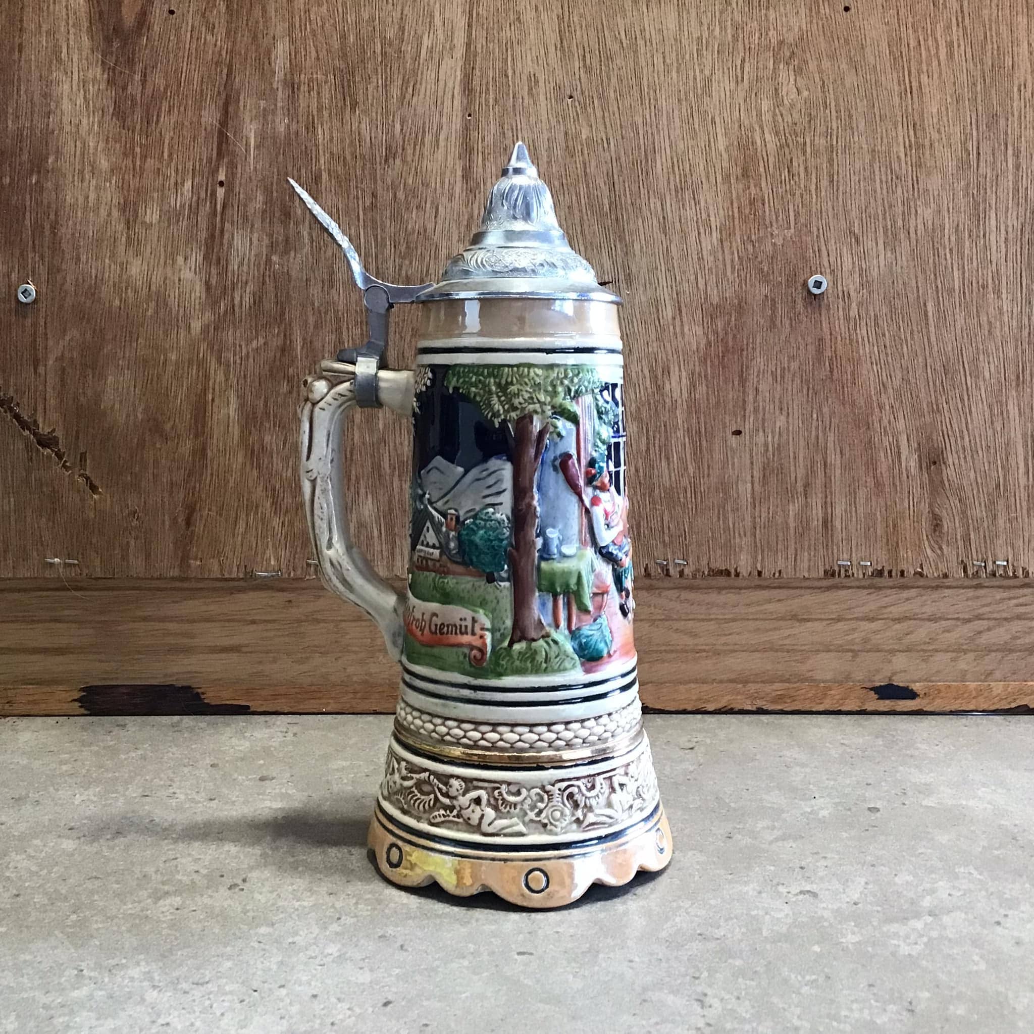 ヴィンテージ ドイツ ビールジョッキ 蓋付き カバー付きカップ 装飾