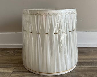 Kleiner Vintage 12 "Trommel Lampenschirm Hollywood Regency Textured Trim, Vintage Seidenlampenschirm