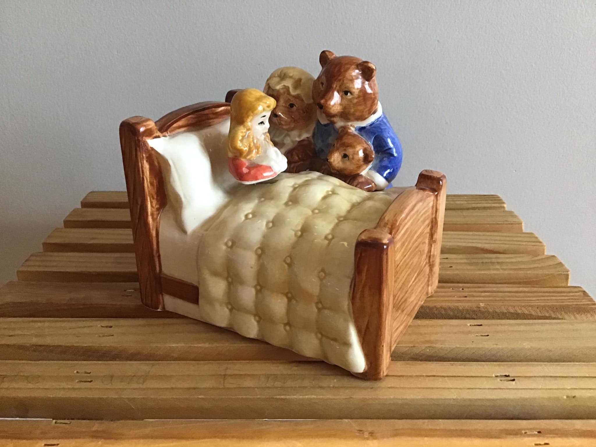 Woodbellmu手作りイタリアErcolano Musicalジュエリーボックス Proud Moments by Mi Hummel