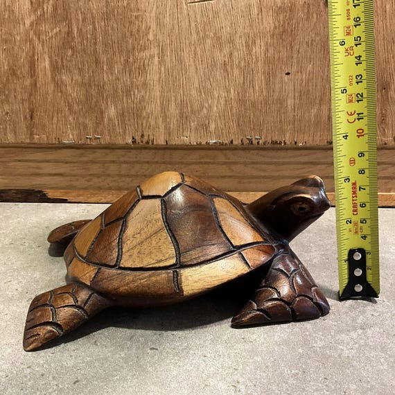 木彫りの亀
