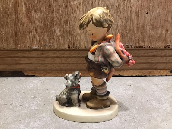 Hummel boy cheap with dog