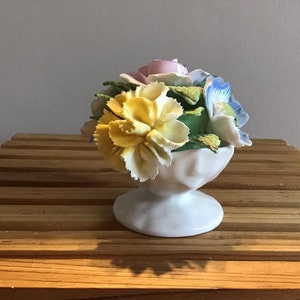 Cesto vintage con bouquet di fiori in porcellana Royale Stratford - Fine Bone China