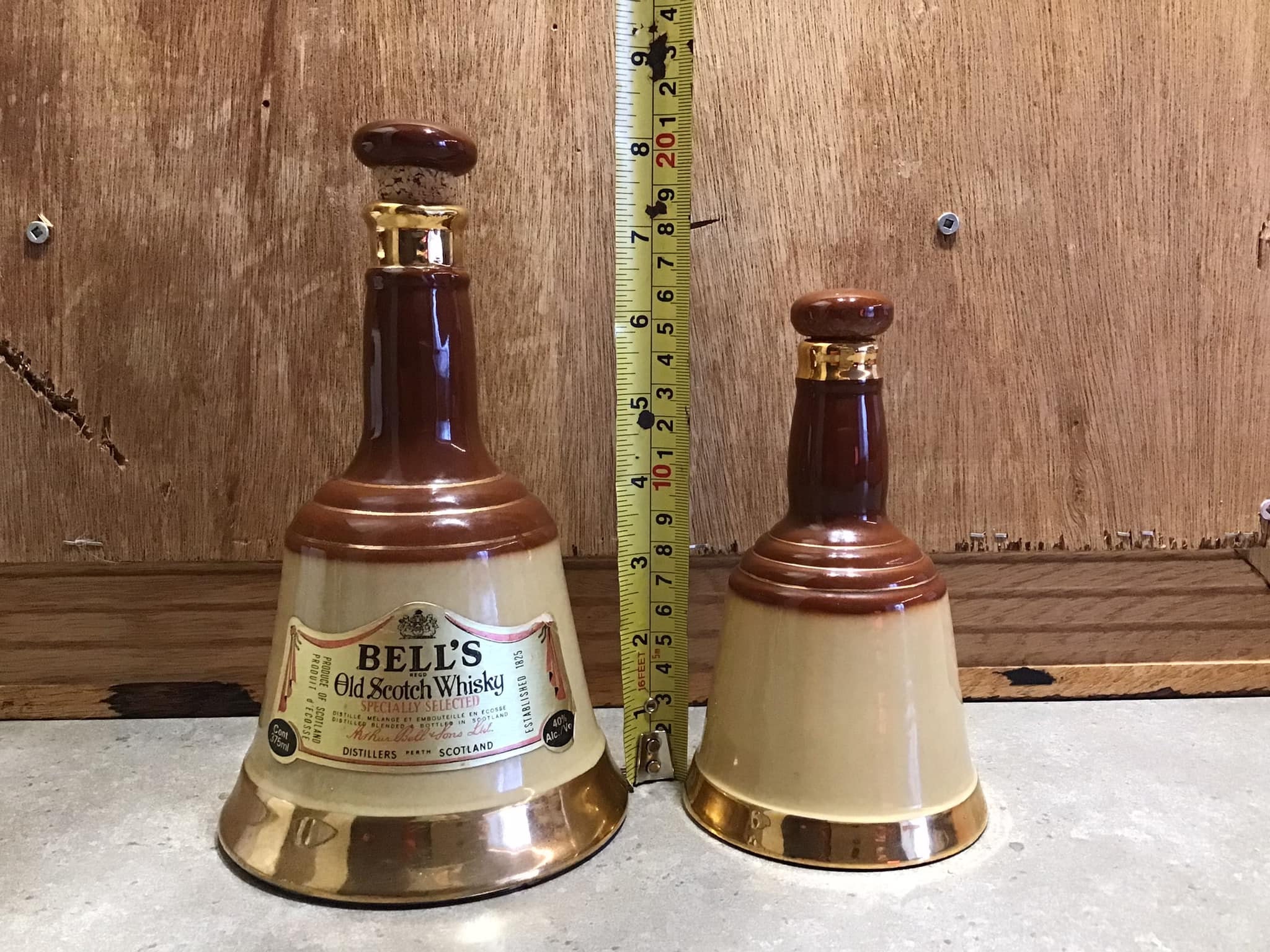 ヴィンテージベルズ スコッチ陶器デキャンタ：バー装飾、英国製 - Etsy