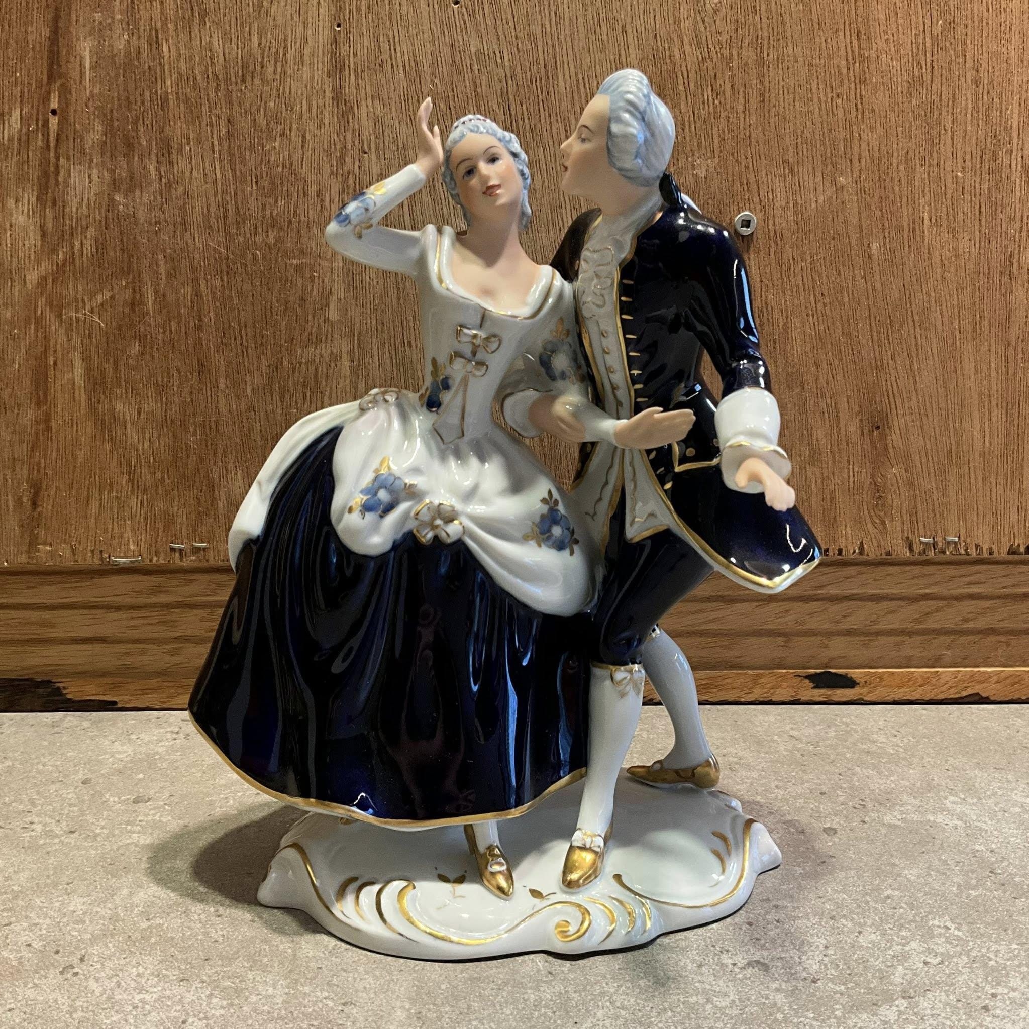 置物  dux Bohemia A ROYAL DUX BOHEMIA CENTERPIECE EARLY 20TH CENTURY. - Bukowskis