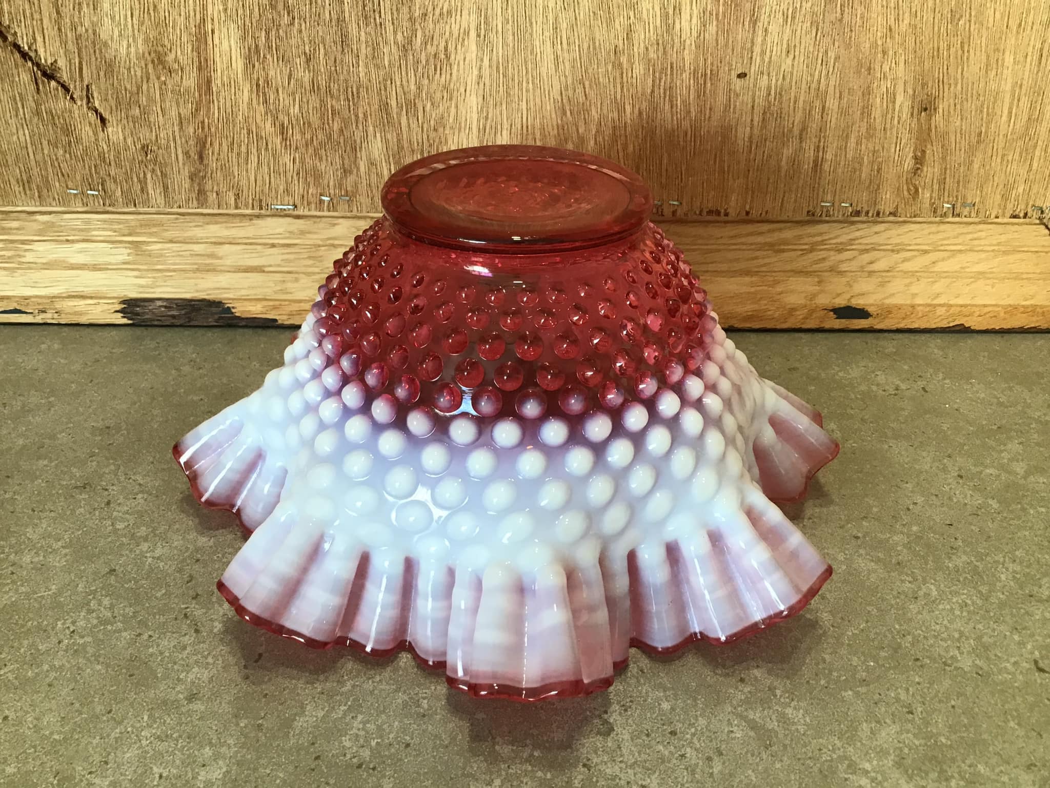 フェントン　クランベリーホブネイルオパルセント　フリルエッジ　ラージガラスボウル フェントン クランベリーホブネイルオパルセント フリルエッジ