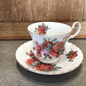 Vintage Royal Albert Centennial Rose Teacup and Saucer, Royal Albert Tea Cup and Saucer Bone China Vintage Rose Pattern