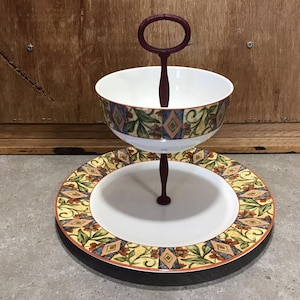 Cinabrio Royal Doulton - T.C. 1217 Soporte para pasteles de 2 niveles con mango de metal - RARO