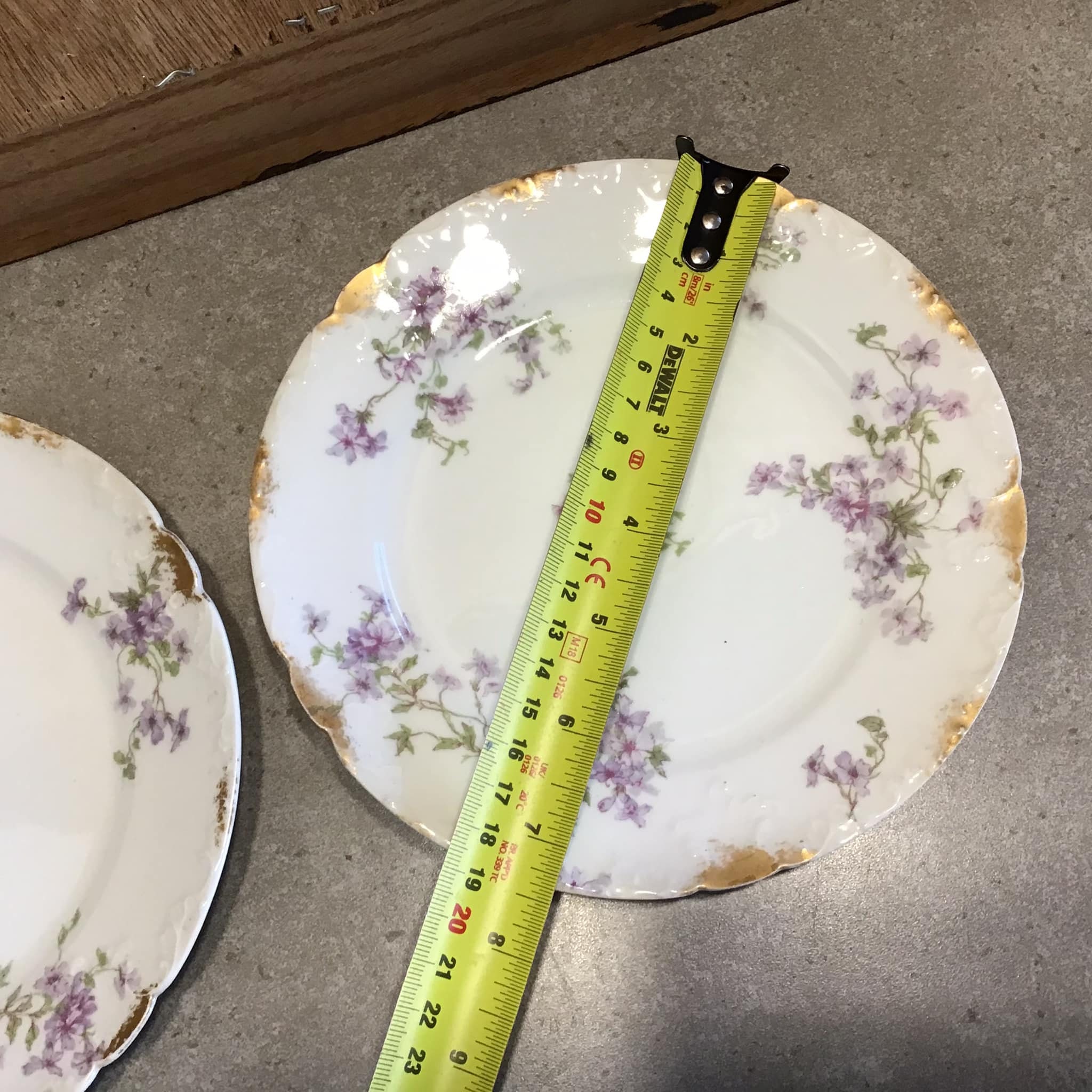 リモージュ磁器サラダプレート2枚、紫の花、GDAフランス、CHフィールド