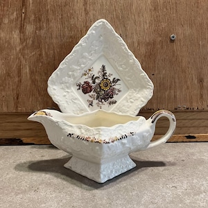 Masons Friarswood gravy boat with Under plate, Floral, Made in England