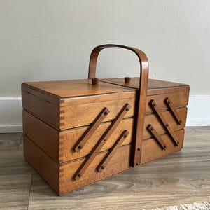 Vintage sewing box wood, mid century sewing box, sewing basket