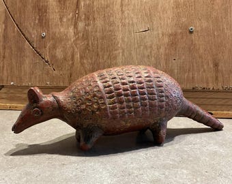 アルマジロ アルマジロの置物 木彫りの動物 アルマジロの像