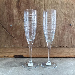 2 Dansk Ribbed, Champagne Flutes 9.2&quot; - Set Of 2 Made in ROMANIA Art Glass