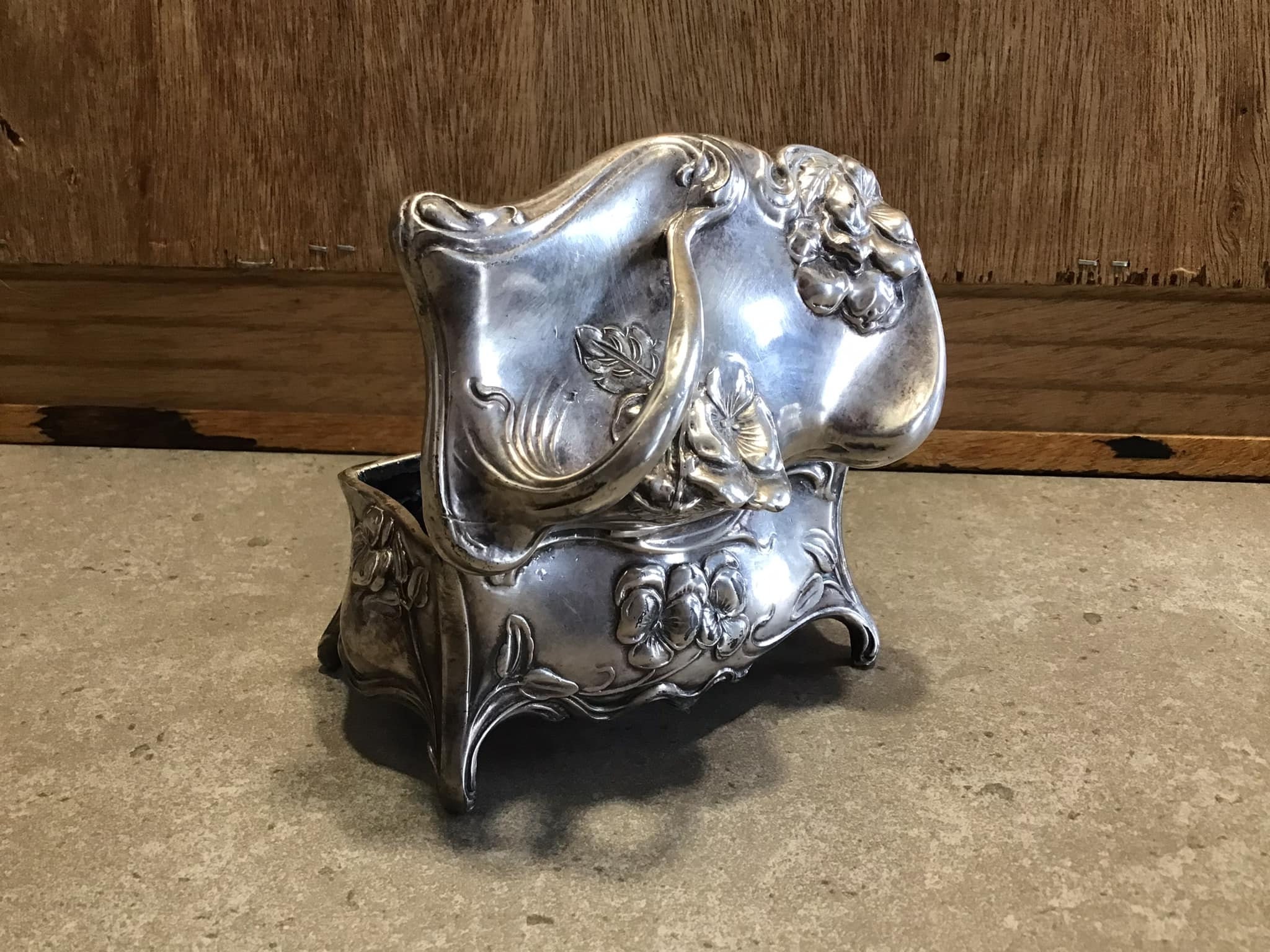 Vintage JB Metal Silver Tone Jewelry Box 521, 3D Floral