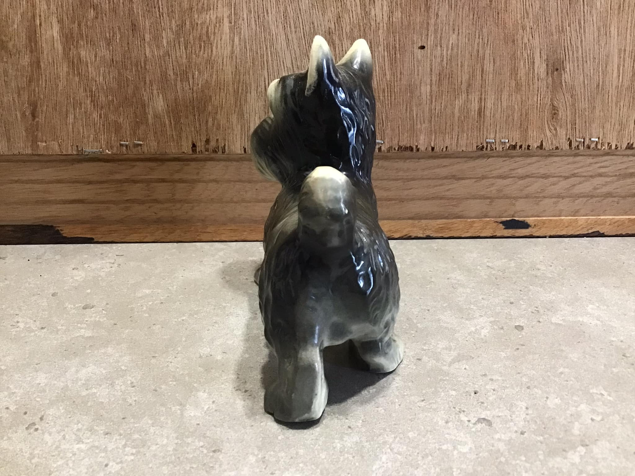 ドイツ製のヴィンテージ スコティッシュ テリア犬 磁器製犬の置物