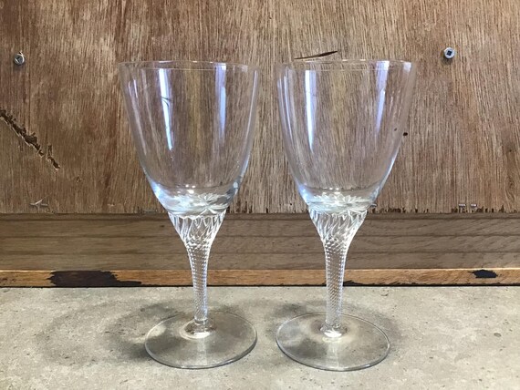 2 Crystal Twisted Stem Wine or Water Glasses Goblets Craft Cocktail Fancy  and Classy 