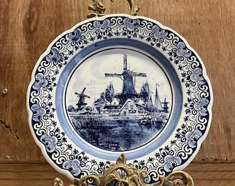 ヴィンテージ手描きデルフトプレート：オランダの青と白の装飾（幅8.8