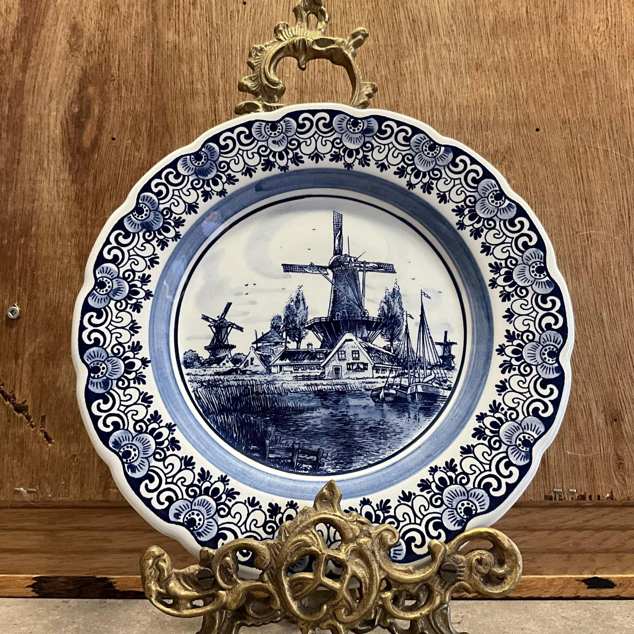 ヴィンテージ手描きデルフトプレート：オランダの青と白の装飾（幅8.8