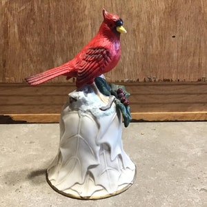 Vintage Avon Ceramic Red Bird Cardinal Bell Holly Berries - BEAUTIFUL