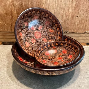 Vintage Javanese Batik Wood Bowls Set of 3, Authentic Catur Hand Painted Indonesian Mahogany Nesting Bowls, Boho Folk Art Display Ware