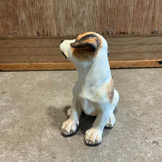 樹脂製ジャック・ラッセル・テリアの置物：気配りのある子犬の像