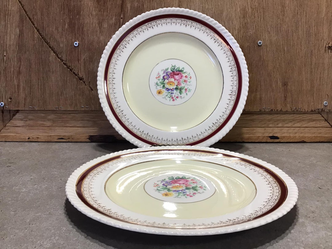 2 Vintage Johnson Brothers Old English 10 Dinner Plate Etsy