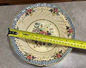 英国製 ロイヤルドルトン  ラウンドオーバルサービングプラター 英国製 ロイヤルドルトン ラウンドオーバルサービングプラター