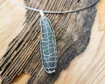 Steinling - Netstone - Silver - Stones knitted - River stones - Stone jewelry - Stone pendant