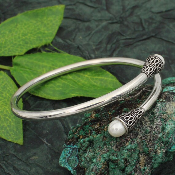 Pearl 2024 bangle bracelets