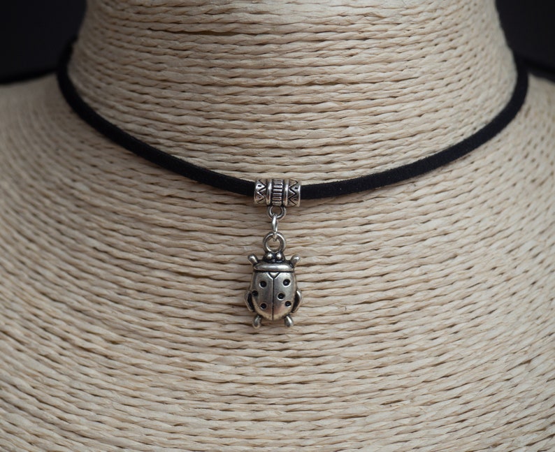 Collier coccinelle pendentif porte-bonheur pendentif ras du cou collier scarabée délicat tour de cou bijoux de tous les jours collier unisexe cadeau de noël image 1