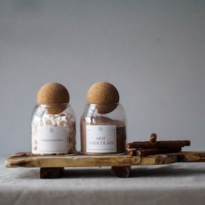 Heiße Schokolade Marshmallow-Set, Korkball-Glas-Bundle-Set, anpassbare wasserdichte Etiketten, 500ml Gläser, Geschenke für sie, nachfüllbare Glasgläser
