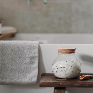 Glass Ball Jar for Bathroom Storage, Bath Salt Jar, Cotton Wool Jar, Glass Jar with Cork Lid, 500ml Jar with Mini Scoop, Gifts For Her
