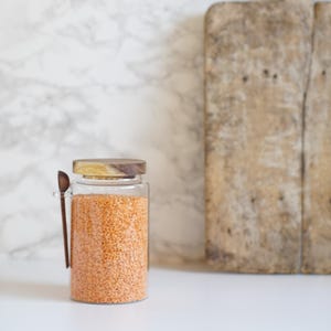1.0L Kitchen Glass Jar with Acacia Lid and Spoon | Pantry Storage Jar | Personalised Label  | Glass Kitchen Storage Jar With Label