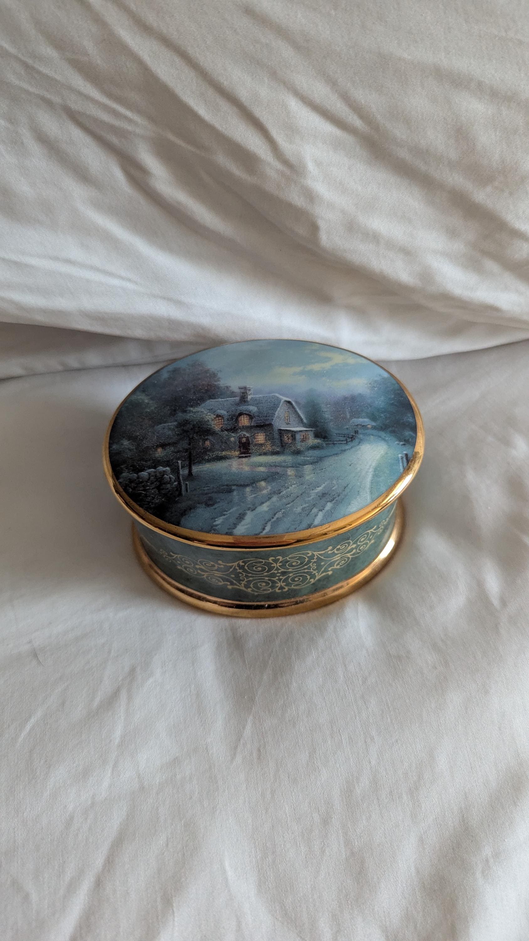 Vintage Thomas Kinkade Lamplight Village 