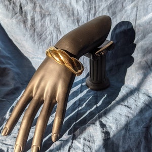 Vintage Gold Tone Twisted Rope Bracelet - Magnetic Clasp