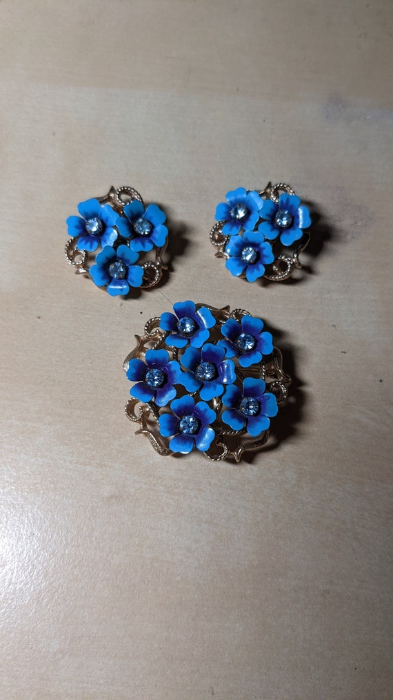 Vintage Signed Avon Love Blossoms Blue Enamel Flow