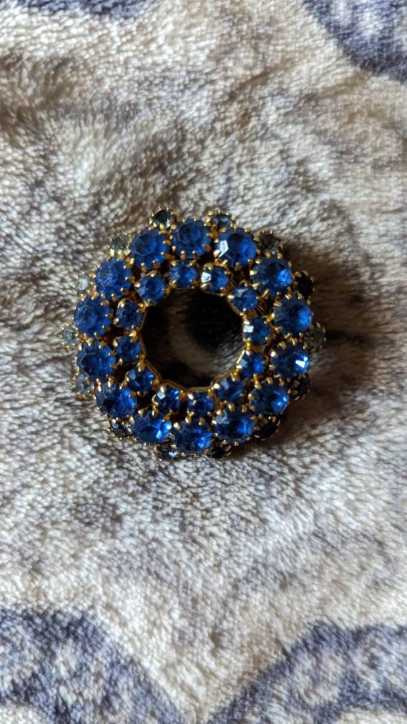 Vintage Blue hued Crystal Rhinestone Brooch