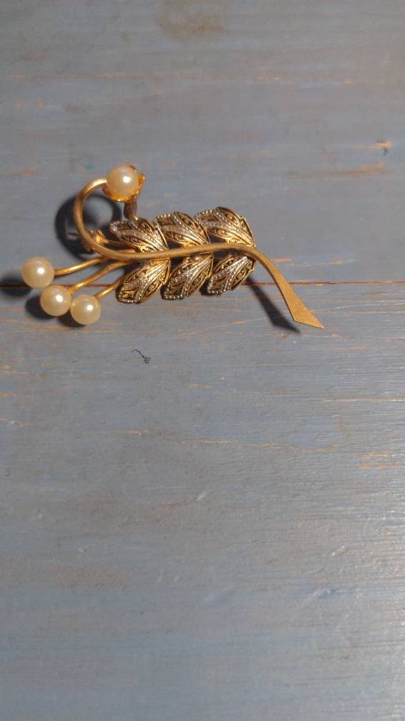 Vintage Damascene Faux Pearl with Leaves Brooch