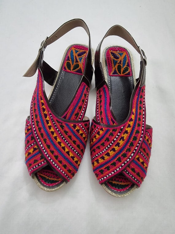 Service chappal ladies clearance