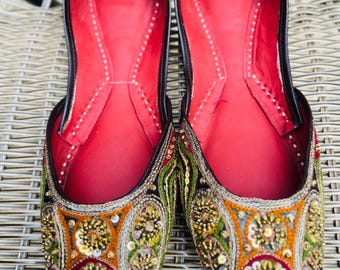 Handmade Womens Pakistani Indian Khussa Sandal | Punjabi Jutti | Wedding shoes | Gift For Her | Geniune leather
