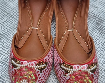 Red Handmade Womens Pakistani Indian Khussa Sandal | Punjabi Jutti | Wedding shoes | Gift For Her | Geniune leather
