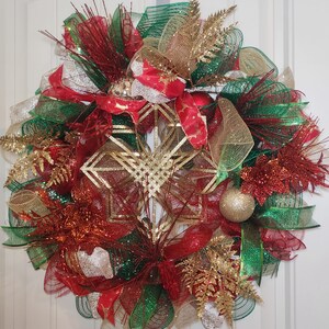 Red Green and Gold Wreath, Red Wreath, Christmas Wreath, Star, Christmas Star, Front door decor, 20&quot; round and 4&quot; deep, YourDecoreAndMore