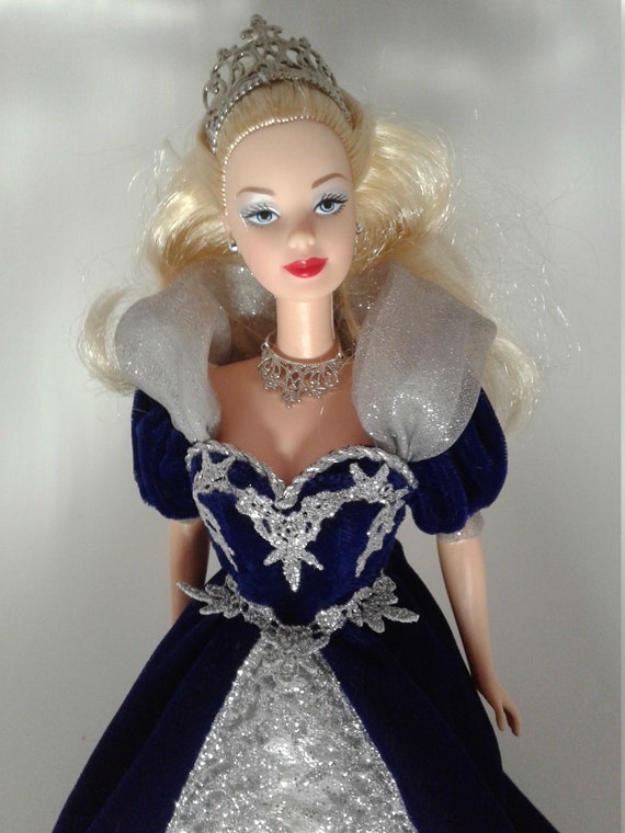 1999 Holiday Barbie - Etsy Canada