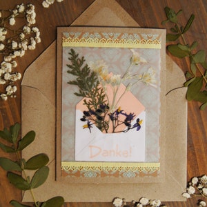 Carte de voeux « Merci » avec de vraies fleurs pressées