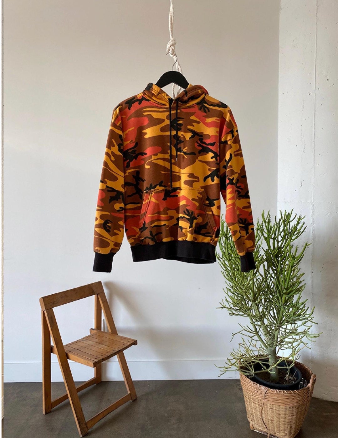 Orange Camo Print Men's Sweatshirt main image 0