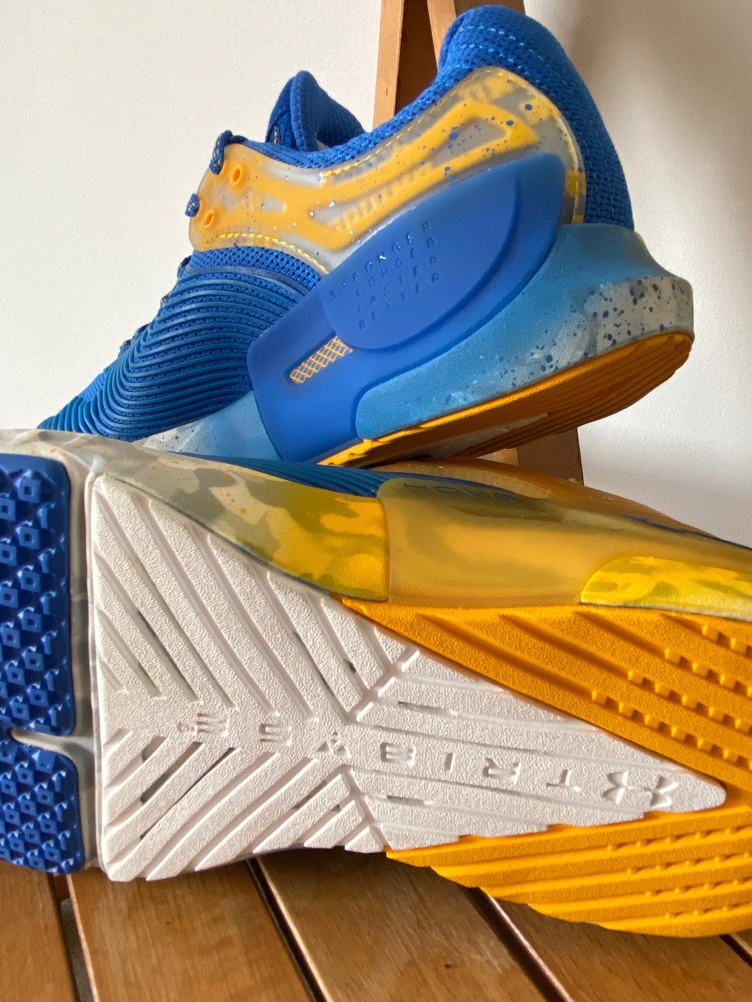 Under Armour UCLA HOVR Tribase Blue & Yellow Training  display picture 2