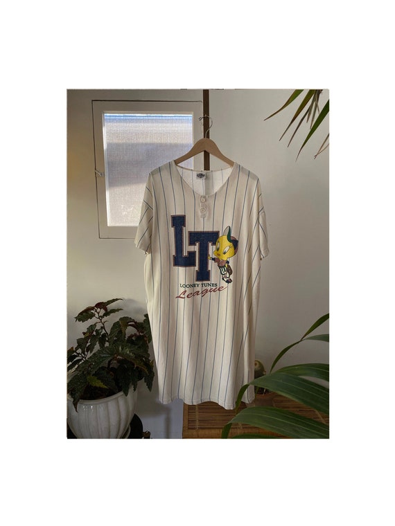 Vintage 1990s Looney Tunes League Baseball Jersey Night T-shirt, 90's  T-shirts, Cartoon T-shirts, Baseball Tee, American Vintage Clothing - Etsy